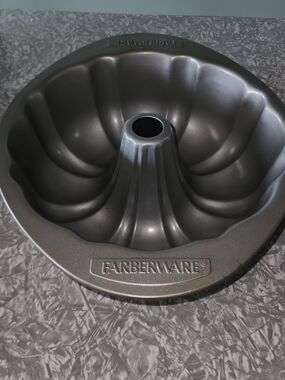 Farberware Nonstick Bundt Cake Pan - Metallic Gray